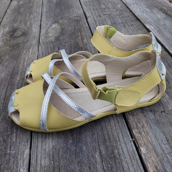 Bernie Mev yellow silver leather shoes size 8 - Picture 6 of 9